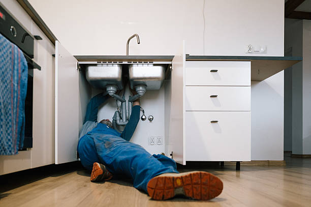 Professional Emergency Plumber technician working in Tangent, OR